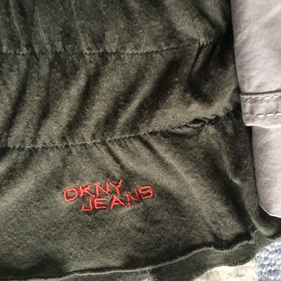 DKNY Stretchy Top - So flattering! - Picture 6 of 8